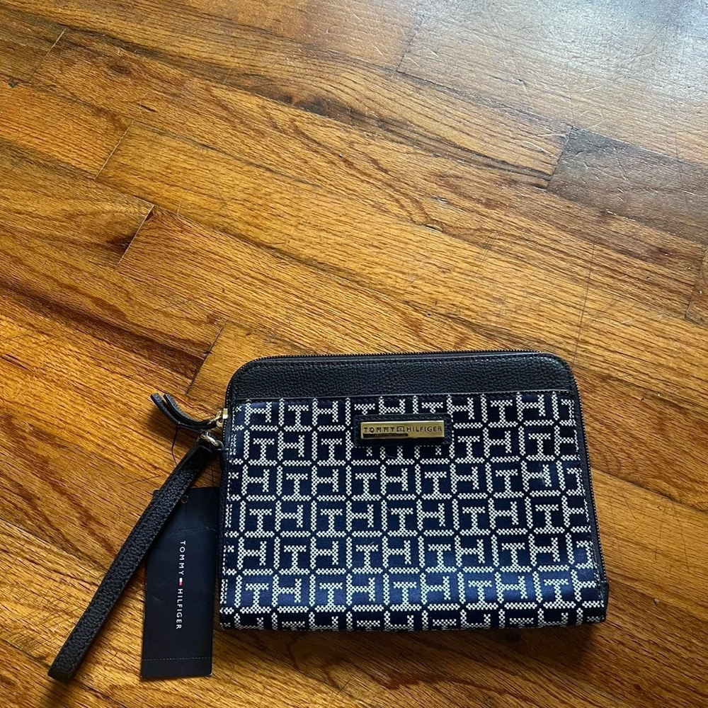 Tommy Hilfiger Black and White Patterned Wallet